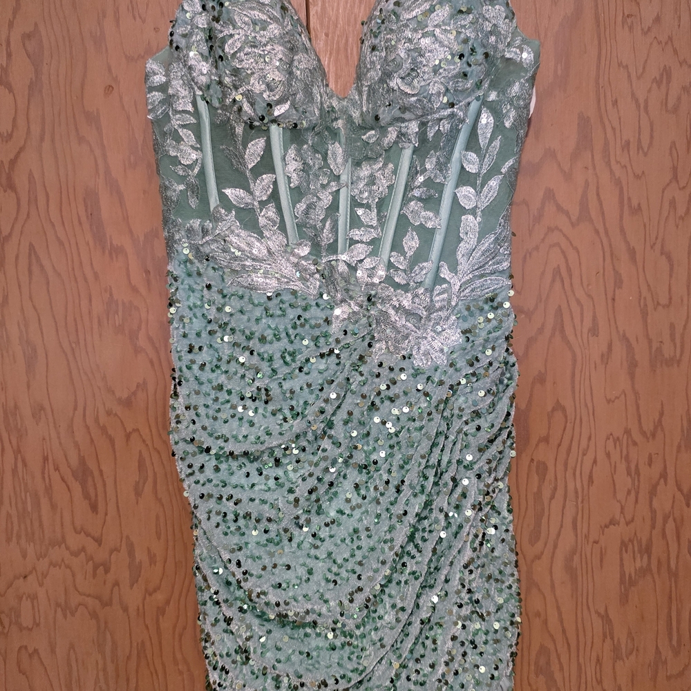 Glamorous Floral Sequin Dress Prom Size 2 Green Beautiful Slimming